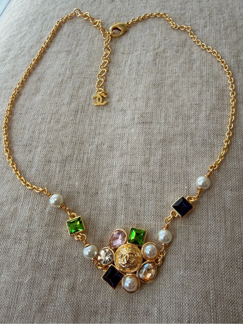 ✨Chanel Gold Multicolor Gem & Pearl Statement Necklace✨🌈